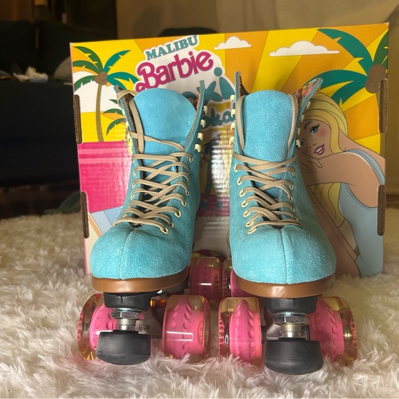 Moxi Women's Teal and Pink Roller Skates - Picture 7 of 7